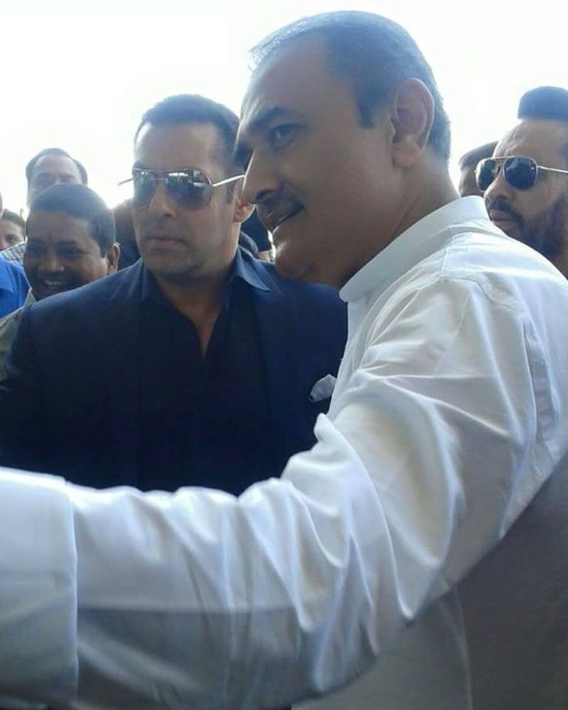 Salman Khan takes a break from Sultan to visit college and fly a plane in Gondia Salman Khan takes a break from Sultan to visit college and fly a plane in Gondia