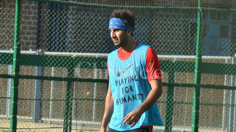 Ranbir Kapoor enjoys a game of soccer; Rishi-Neetu head out for movie