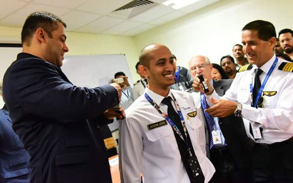 Salman Khan takes a break from Sultan to visit college and fly a plane in Gondia Salman Khan takes a break from Sultan to visit college and fly a plane in Gondia