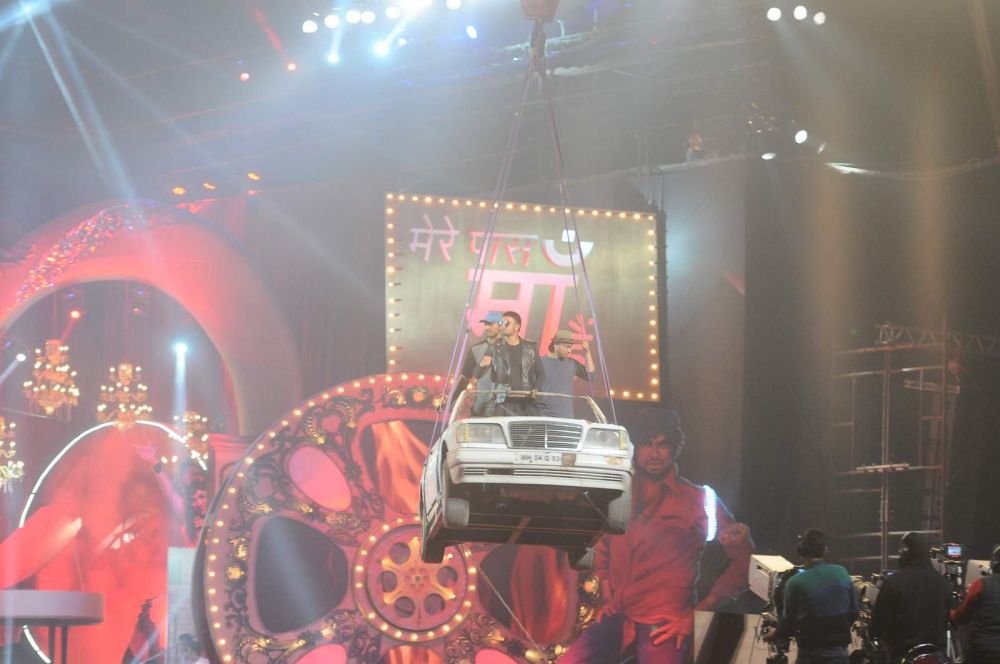 Ranveer Singh rehearses for his performance at an award show Ranveer Singh rehearses for his performance at an award show