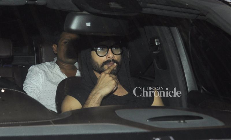 Kareena, Rishi step out casually, Shahid spotted outside SLBs office
