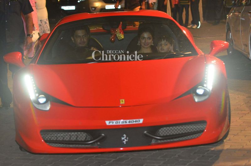 Celebs pay Salman Khans Ganpati a visit to seek blessings Celebs pay Salman Khans Ganpati a visit to seek blessings