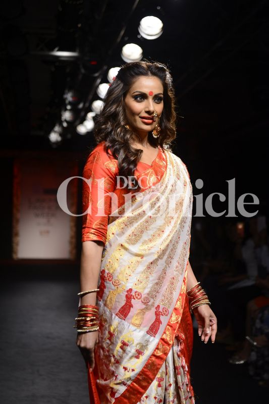 Kapoor cousins and Deepika sizzle at the LFW finale