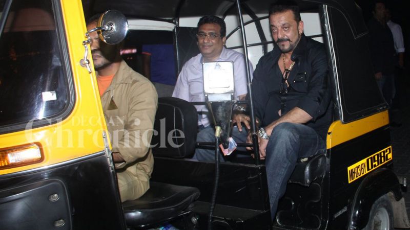Sanjay Dutt takes a late night joy ride in an auto-rickshaw