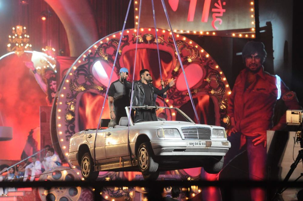 Ranveer Singh rehearses for his performance at an award show Ranveer Singh rehearses for his performance at an award show