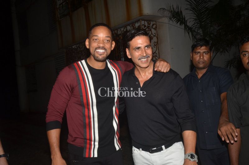 B-Town pours in to celebrate Akshays Rustom success with Will Smith B-Town pours in to celebrate Akshays Rustom success with Will Smith