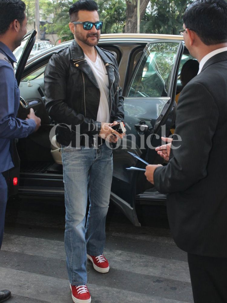 Ayushman, Abhishek, Sunil, Anil rock the fuzzy look at the airport