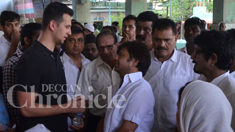 Razak Khan laid to rest in solemn ceremony Razak Khan laid to rest in solemn ceremony