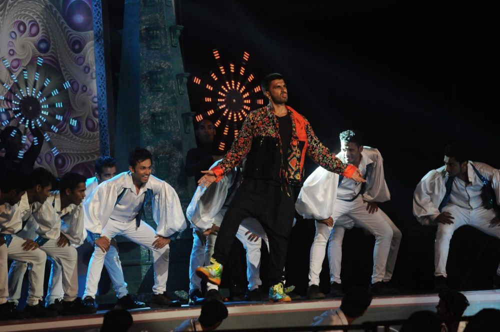 Ranveer Singh rehearses for his performance at an award show Ranveer Singh rehearses for his performance at an award show
