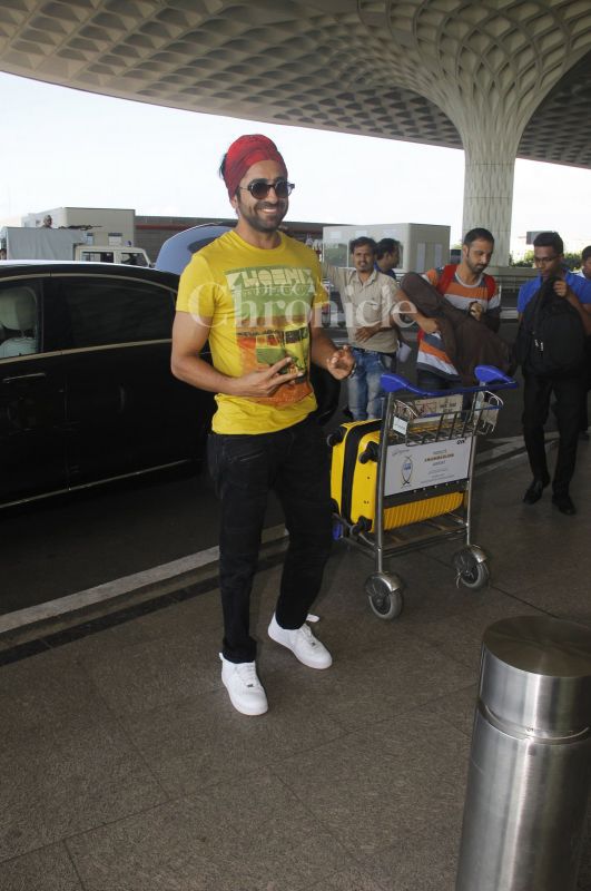 While Parineeti and Ayushmann fly off to Goa, Arjun, Neha and Ameesha return back