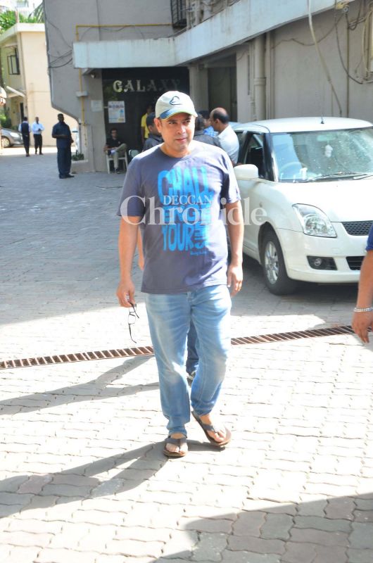 Celebs pay Salman Khans Ganpati a visit to seek blessings Celebs pay Salman Khans Ganpati a visit to seek blessings