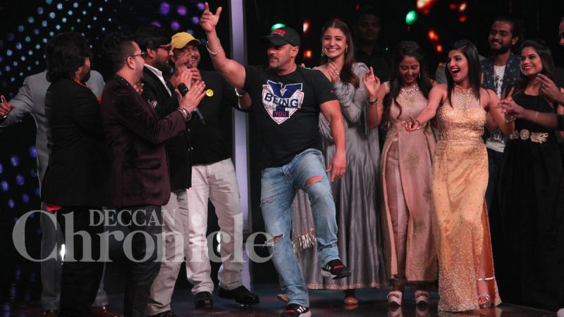 Salman Khan shakes his booty to Sultan tunes on reality show