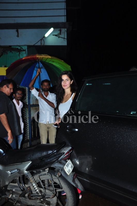 From dawn to dusk: Katrina, Parineeti step out after a rigorous schedule From dawn to dusk: Katrina, Parineeti step out after a rigorous schedule