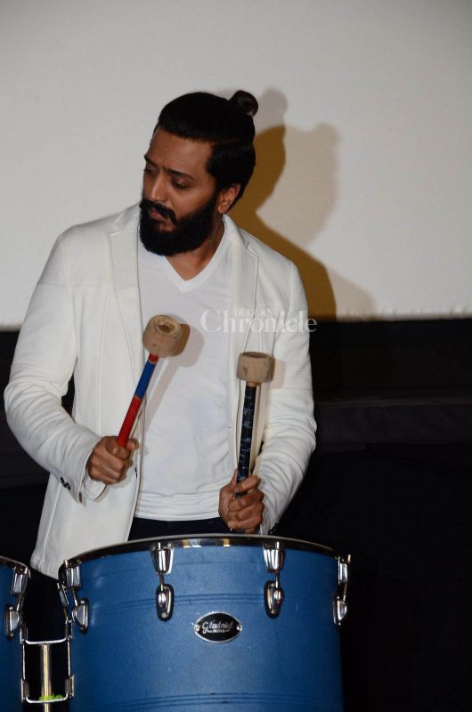 Riteish Deshmukh and Nargis Fakhri launch the trailer of Banjo Riteish Deshmukh and Nargis Fakhri launch the trailer of Banjo