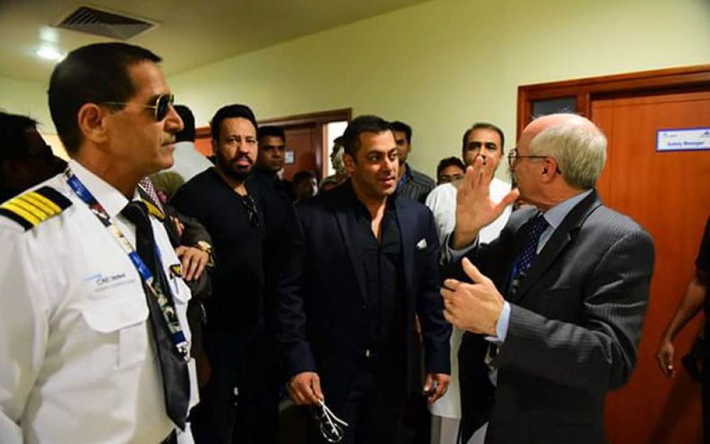 Salman Khan takes a break from Sultan to visit college and fly a plane in Gondia Salman Khan takes a break from Sultan to visit college and fly a plane in Gondia