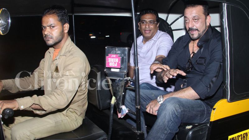 Sanjay Dutt takes a late night joy ride in an auto-rickshaw