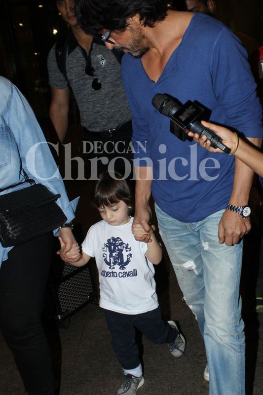 AbRam steals the spotlight from daddy Shah Rukh Khan at the airport