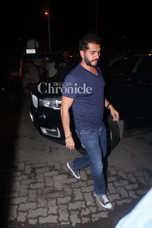 Arjun Rampal, Sooraj Pancholi, Malaika Arora Khan party hard with Baba Dewan Arjun Rampal, Sooraj Pancholi, Malaika Arora Khan party hard with Baba Dewan