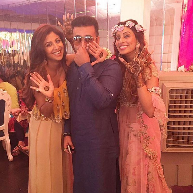 bipasha basu engagement dress Bipasha Basu & Karan Singh Grover Wedding Reception (2016) : r/BollywoodFashion