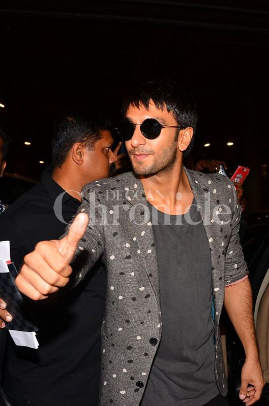 Salman Khan and Ranveer Singh return home from Dubai Salman Khan and Ranveer Singh return home from Dubai