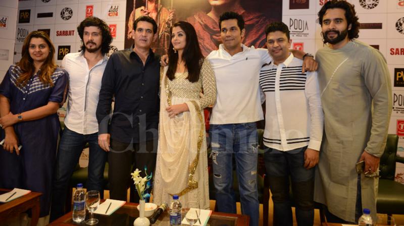 Aishwarya and Randeep set on their last leg of Sarbjit promotions