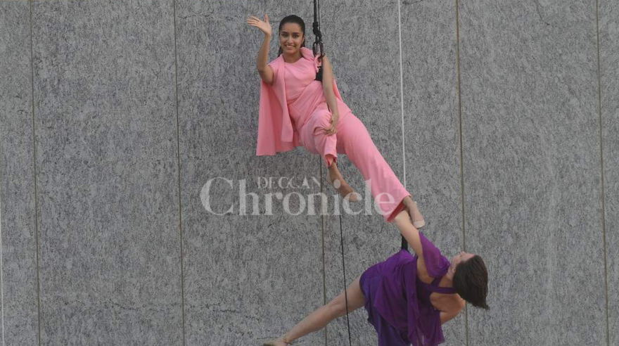 Shraddha Kapoor rappels down from a high rise Shraddha Kapoor rappels down from a high rise