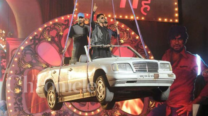Ranveer Singh rehearses for his performance at an award show Ranveer Singh rehearses for his performance at an award show