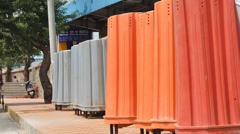 Make-shift toilets constructed for pilgrims at One town in Vijayawada for Krishna Pushkaralu. (Photo: DC)