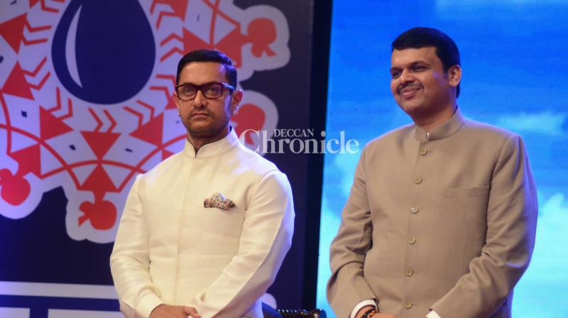 CM Fadnavis political will is really strong: Aamir Khan