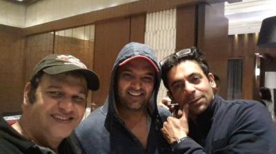 Kapil Sharma, Sunil Grover, Kiku Sharda along with Suresh Menon were spotted together.