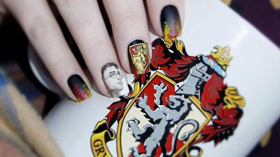 Hair potter inspired nail art. (Photo: BoredPanda)