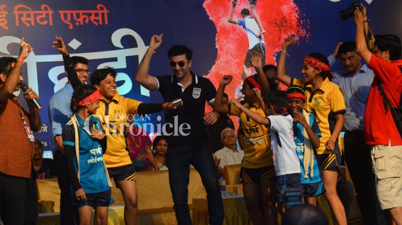 Ranbir celebrates Janmashtami amidst excited Mumbai FC fans