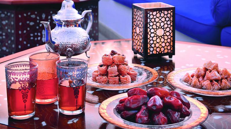 Fresh dates are available as soft, semi-soft or dry. Fresh dates are available as soft, semi-soft or dry.