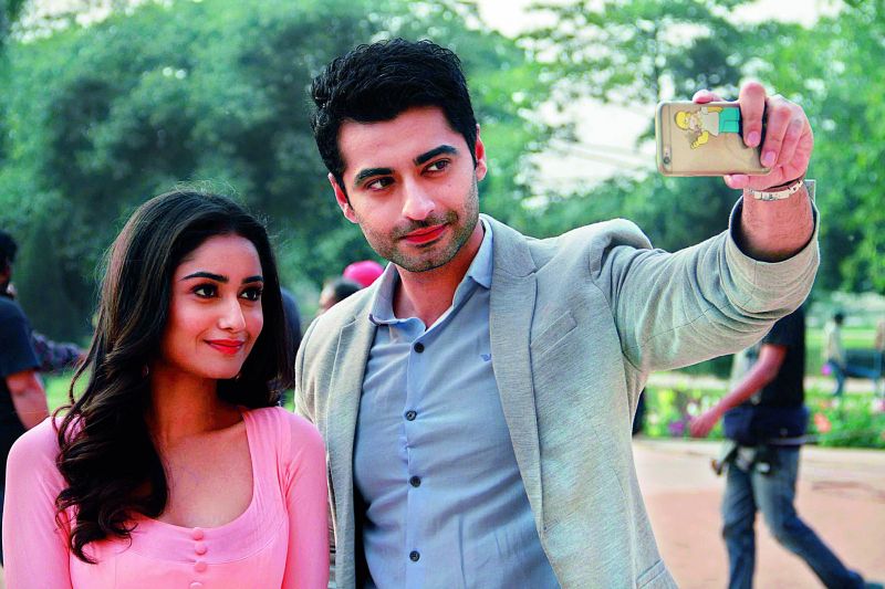 On the sets of Dahleez On the sets of Dahleez