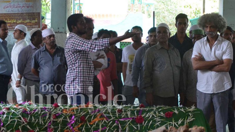 Razak Khan laid to rest in solemn ceremony Razak Khan laid to rest in solemn ceremony