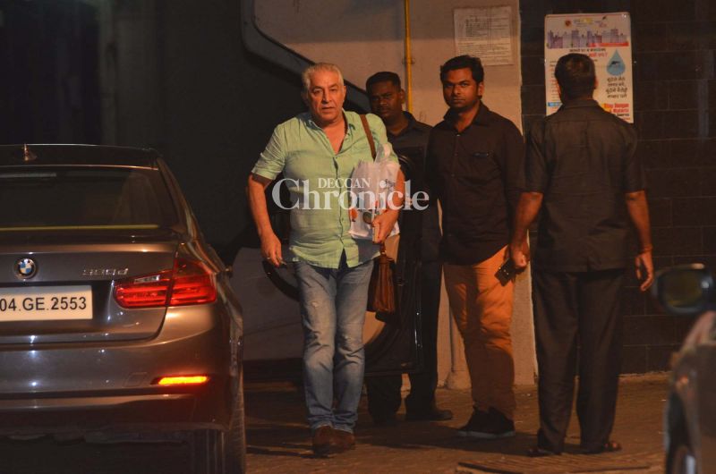 Celebs pay Salman Khans Ganpati a visit to seek blessings Celebs pay Salman Khans Ganpati a visit to seek blessings