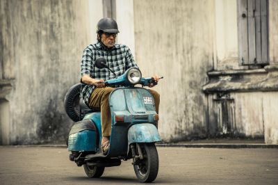 Amitabh Bachchan plays the role of John Biswas.