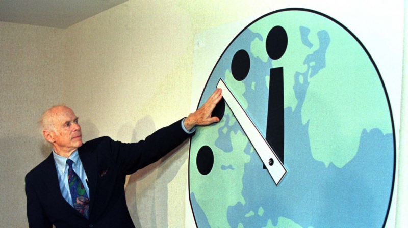 The Iran nuclear deal and movement on climate change prompted the scientists who maintain the Doomsday Clock, a symbolic countdown to global catastrophe, to keep it unchanged on Tuesday at three minutes to midnight. (Photo: Reuters) The Iran nuclear deal and movement on climate change prompted the scientists who maintain the Doomsday Clock, a symbolic countdown to global catastrophe, to keep it unchanged on Tuesday at three minutes to midnight. (Photo: Reuters)