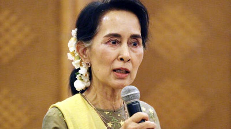 Myanmar's Foreign Minister Aung San Suu Kyi speaks to a meeting of armed ethnic groups at a hotel in Naypyitaw, Myanmar. (Photo: AP) Myanmar's Foreign Minister Aung San Suu Kyi speaks to a meeting of armed ethnic groups at a hotel in Naypyitaw, Myanmar. (Photo: AP)
