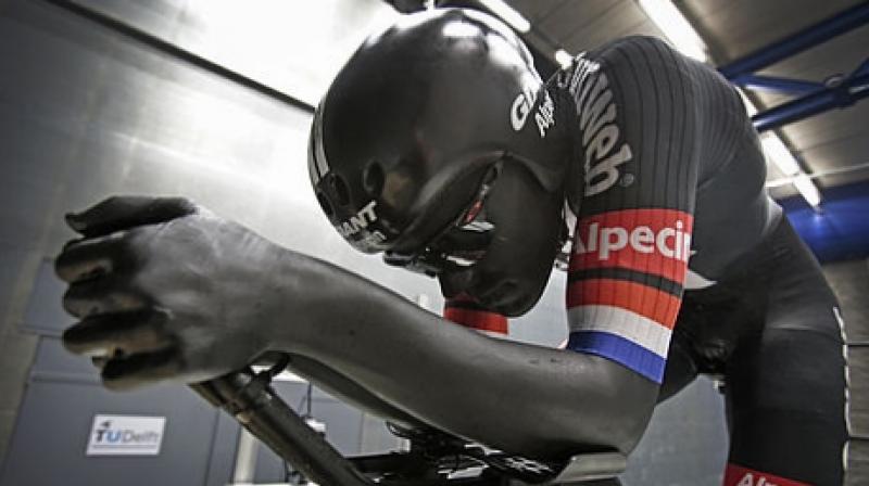 The mannequin was then dressed in a series of skinsuits made of various fabrics and placed on his bicycle saddle, where it underwent tests in the university's wind tunnel. (Photo:3DPrint.com) The mannequin was then dressed in a series of skinsuits made of various fabrics and placed on his bicycle saddle, where it underwent tests in the university's wind tunnel. (Photo:3DPrint.com)